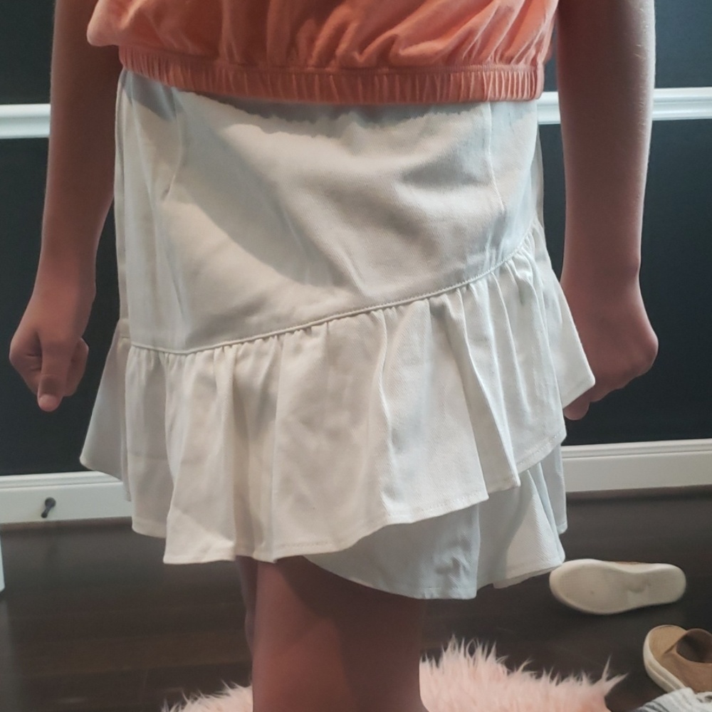 White denim skirt
